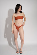 THE MINIMAL BOTTOM