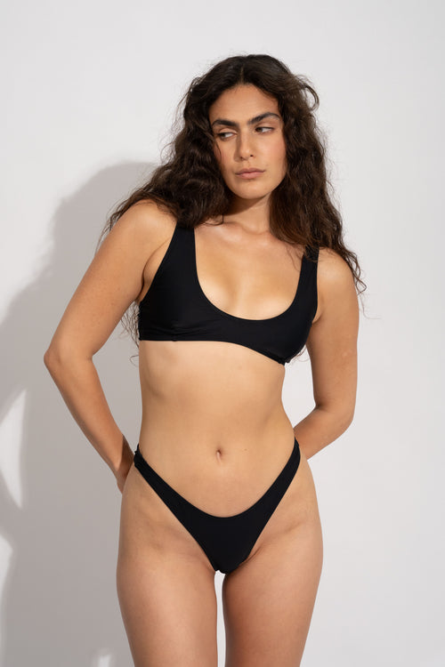 THE ROOMY TOP