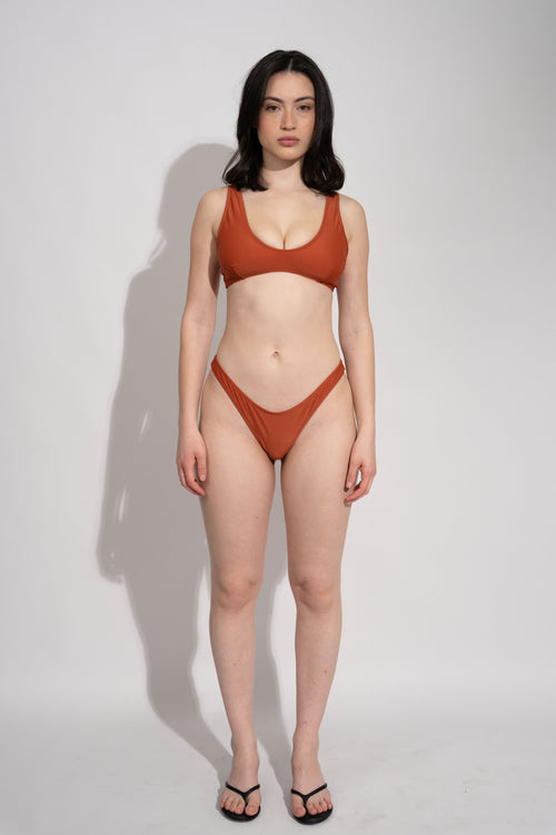 THE ROOMY TOP